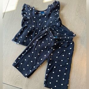Old navy shirt and bottom set 3-6m